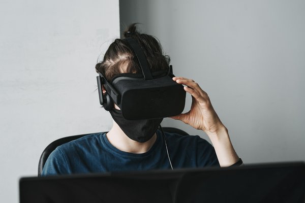 Comment utiliser les technologies de réalité virtuelle pour les consultations médicales à distance?